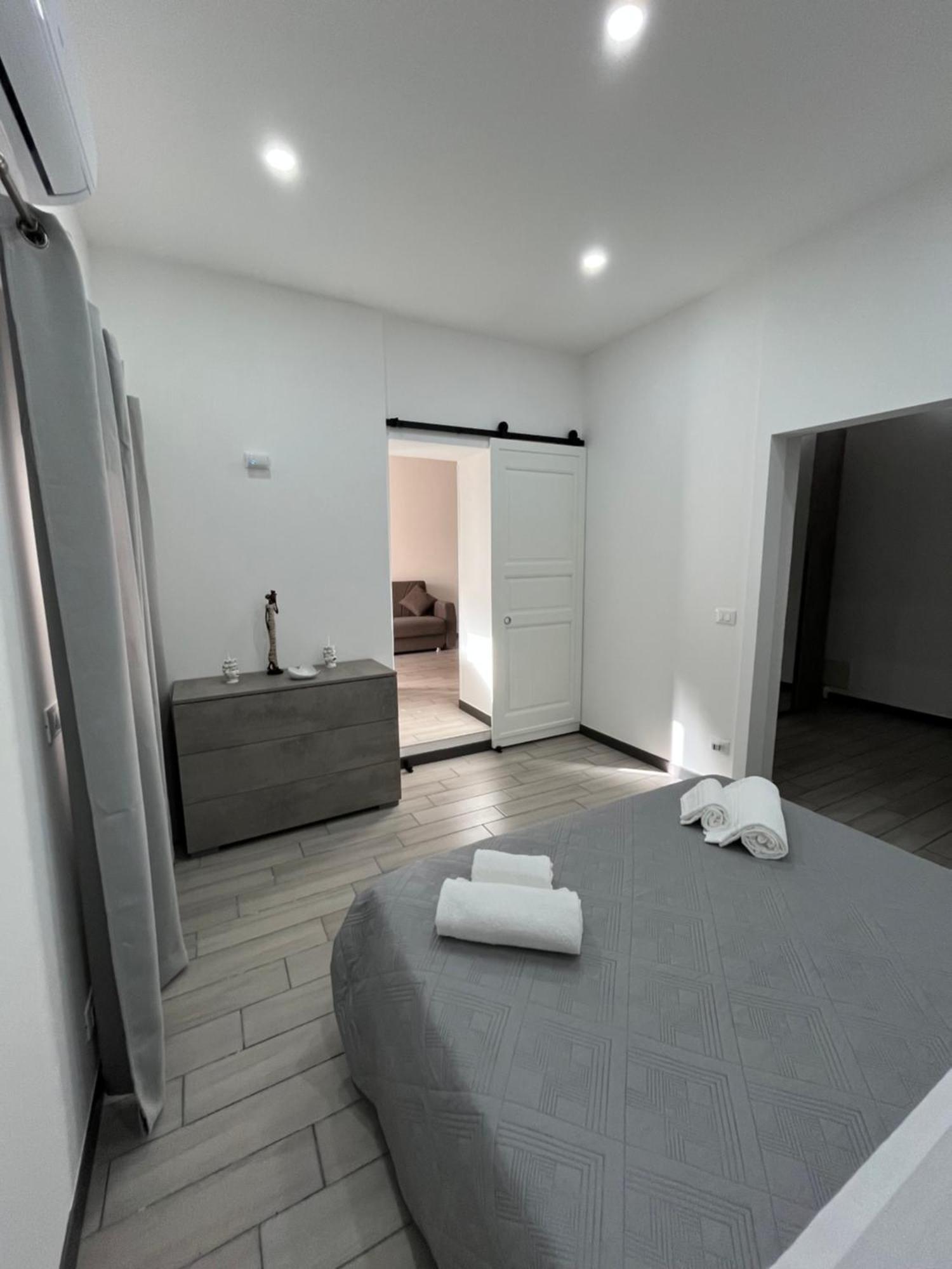 Home La Chiaretta 부세토팔리죨로 외부 사진