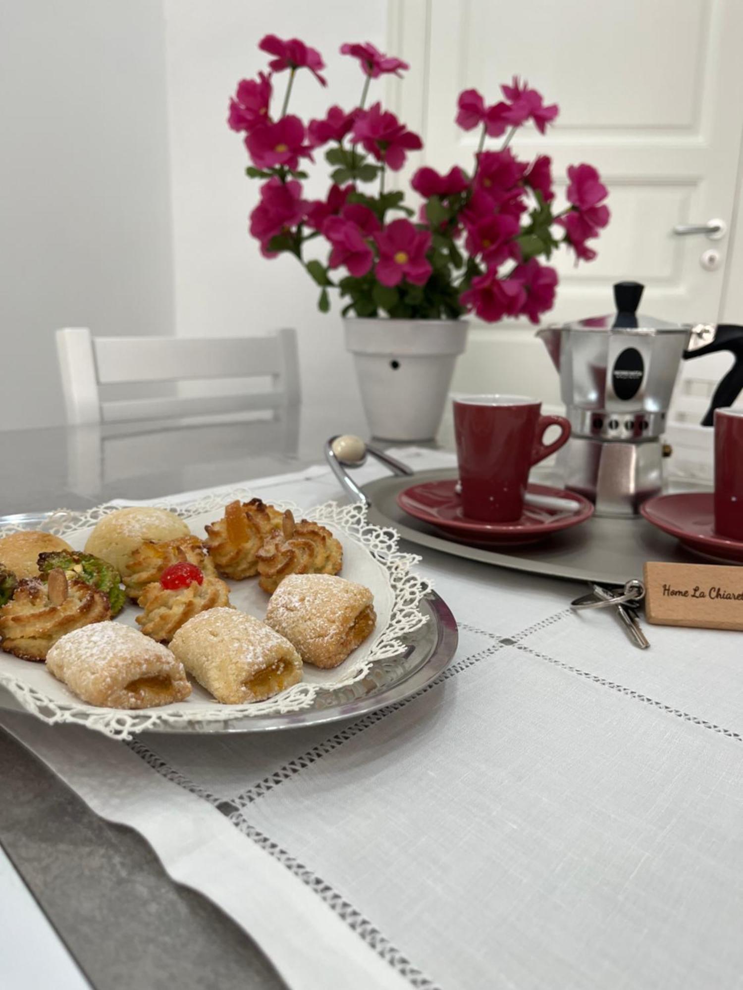 Home La Chiaretta 부세토팔리죨로 외부 사진